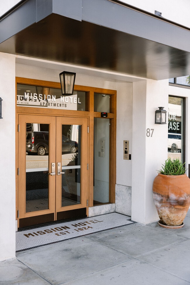 Photo - 79-97 S Oak St