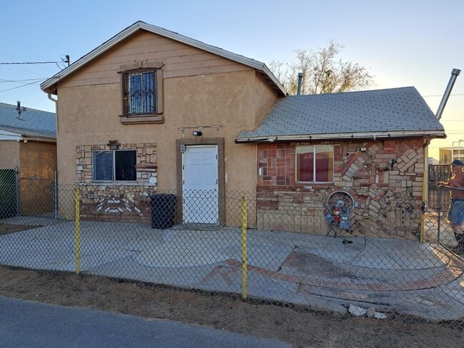 Building Photo - 11938 Lee Ave Rental