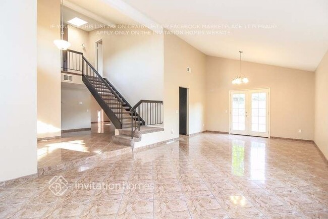 Photo - 25762 Fir Ave