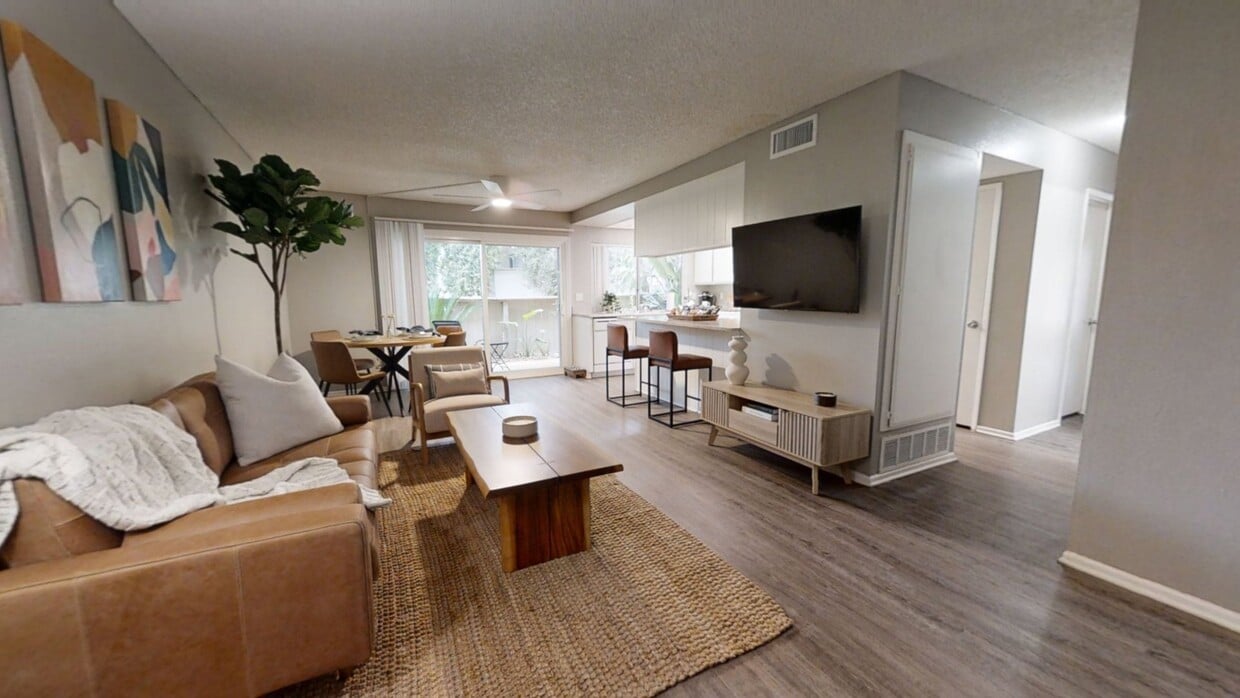 3D Tour - Campus Crossings at Riverside Apartments