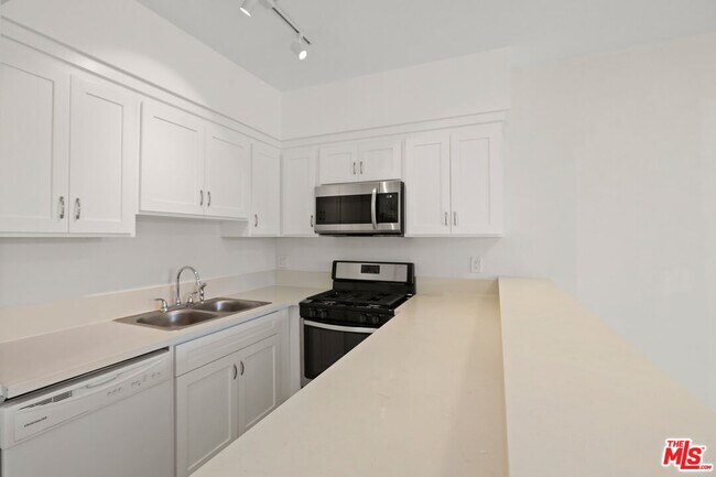 Photo - 1920 Overland Ave Unit 101