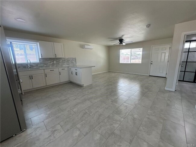 Photo - 1094 Donna Ln