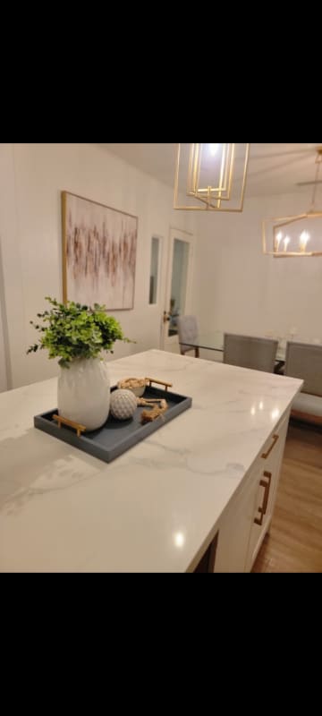 Building Photo - 6014 Hoover Ave