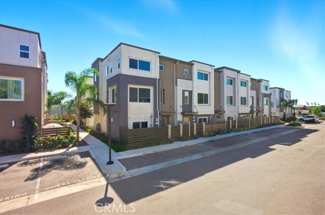 Building Photo - 14051 Diamond Unit 2