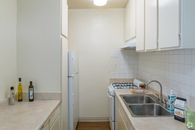 Unit - Olive Tree Apartments