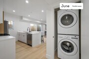Photo - 1321 N June St