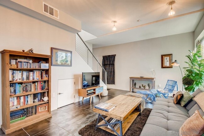 Photo - 991 Sigsbee St Unit 991