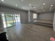 Photo - 11243 Lull St