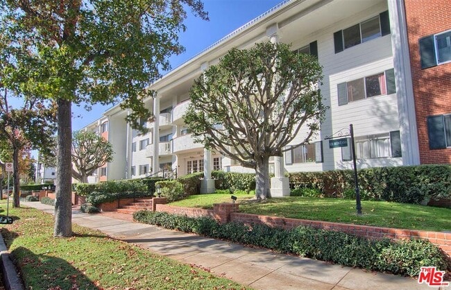 Building Photo - 521 Montana Ave Unit 301