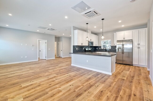 Building Photo - 6834 Tower St