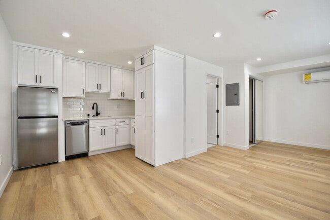 Photo - 2119 Elsinore St Unit 06