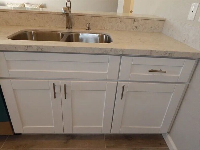 Photo - "Charming 1-Bedroom Gem in San Diego – Cozy 692 Sq Ft Retreat!"