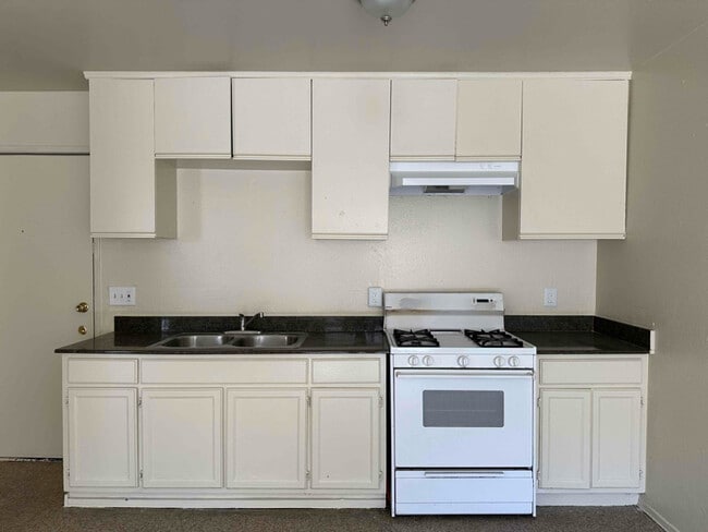 Photo - 255 Loma Dr Unit 306