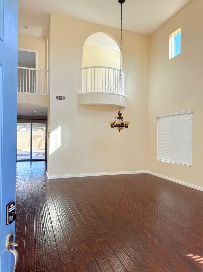 Photo - Executive 4 Bedroom Home for Rent