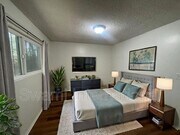 Photo - 1303 W 107th St