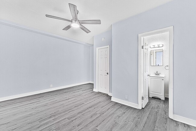 Photo - 1711 E Appleton St Unit 16