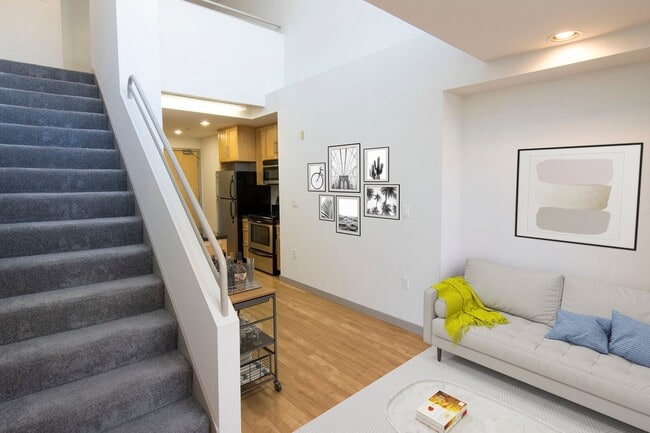 Photo - 2001 - 2029 Olympic