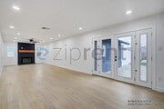 Photo - 2602 Deodar St House