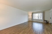 Photo - FOR RENT 2BD/1.5 BA/2 parkings/ Town House