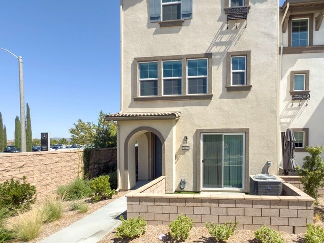 Photo - ~ AVAILABLE NOW ~ New Construction Home for Rent in the NEW Heirloom Farms Community in Temecula!
