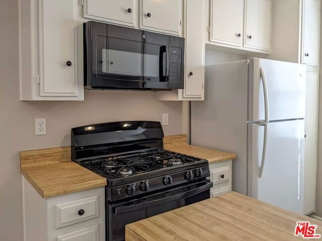 Photo - 1818 Kelton Ave Unit 104