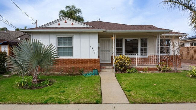 Traditional Home in Allied Gardens - Traditional Home in Allied Gardens