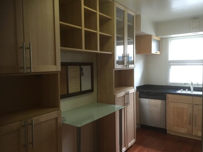 Photo - 933 E 1st St Unit 8