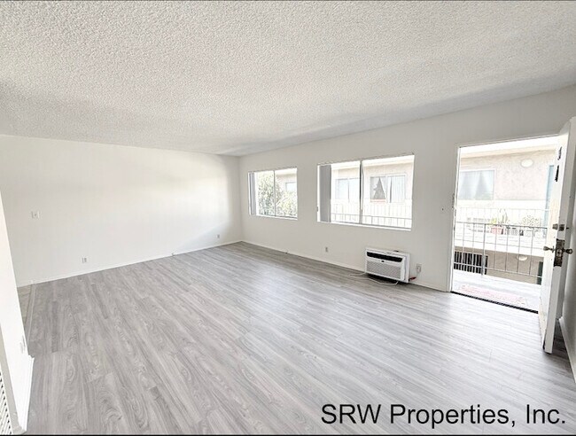 Photo - Aqua Vista Apartments