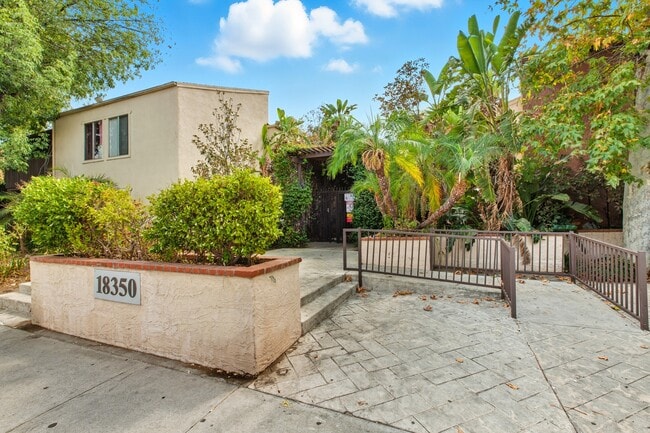Building Photo - 18350 Hatteras St Unit 253