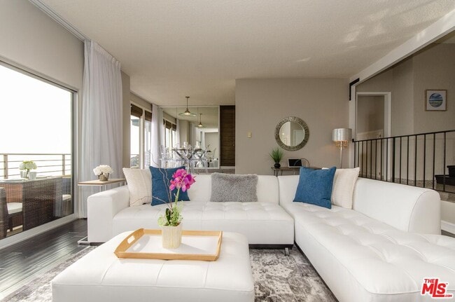 Building Photo - 18065 Coastline Dr Unit 1