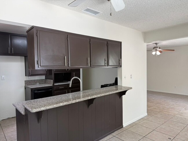 Photo - 2545 Lime St