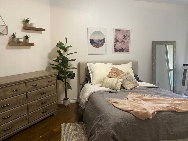 Photo - 1501 Front St Unit 433