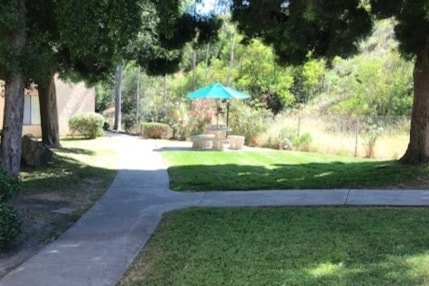 Courtyard - Country Club Gardens