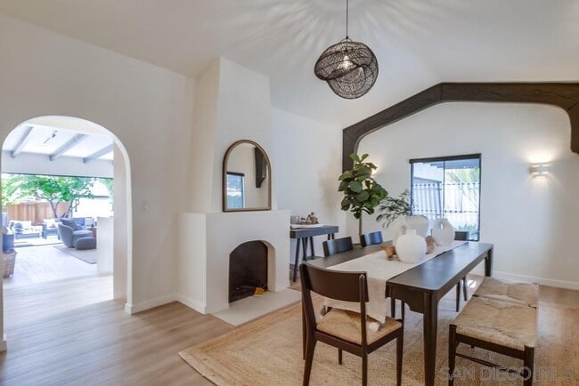 Photo - 1855 Reed Ave