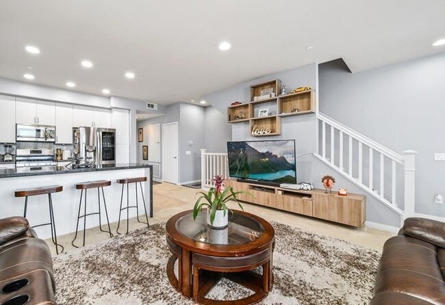 Photo - 801 S Anaheim Blvd