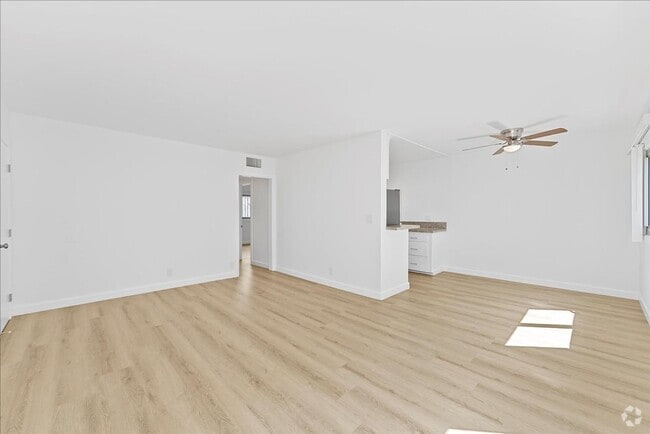 Building Photo - 3108 W 99th St Unit 02 Rental