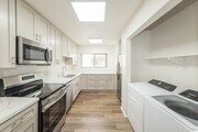 Photo - 2522 Clairemont Dr Townhome