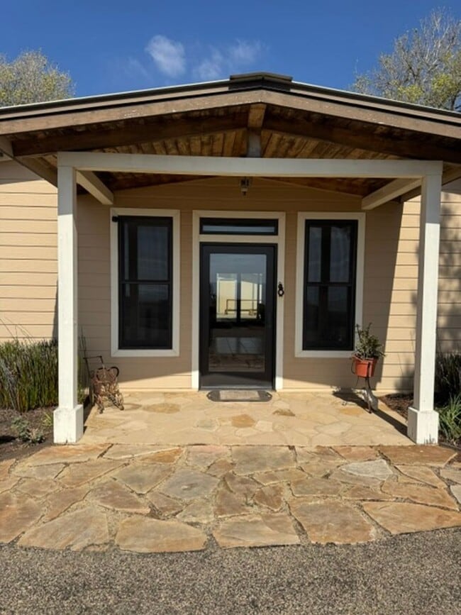 Photo - 1475 Cougar Ridge Rd