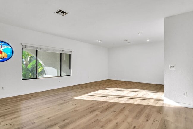 Photo - Great 3/2 in Crown Point! Across from the street from bay access and available immediately!