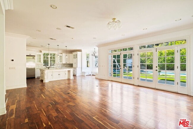 Photo - 765 N Almar Ave