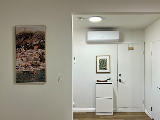 Photo - 4365 Cerritos Ave