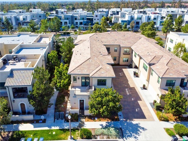 Building Photo - 189 Follyhatch