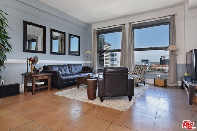 Photo - 108 W 2nd St Unit 806