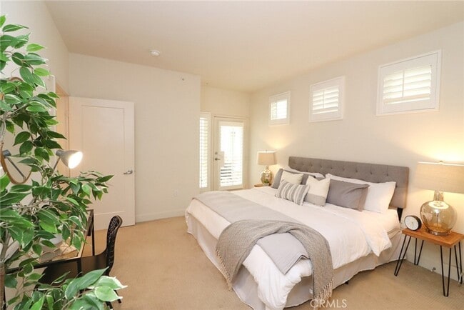 Building Photo - 436 S Virgil Ave Unit 314 Rental