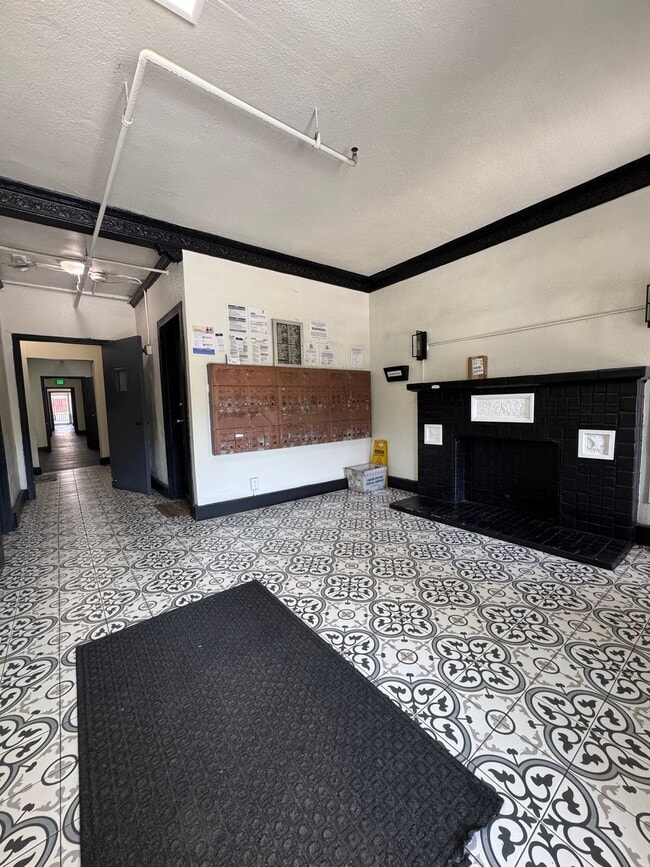 Photo - 447 S. Rampart Blvd - Studio & 1 Bedroom A...