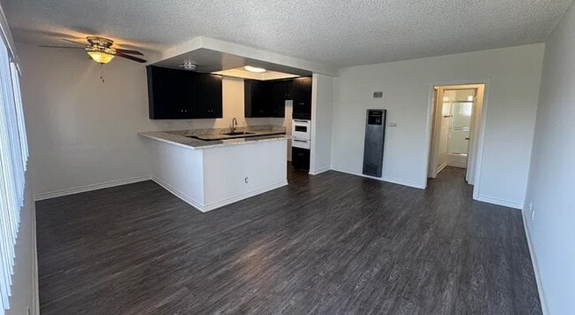 Building Photo - Tea House