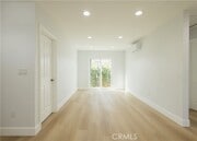 Photo - 4937 Taft St