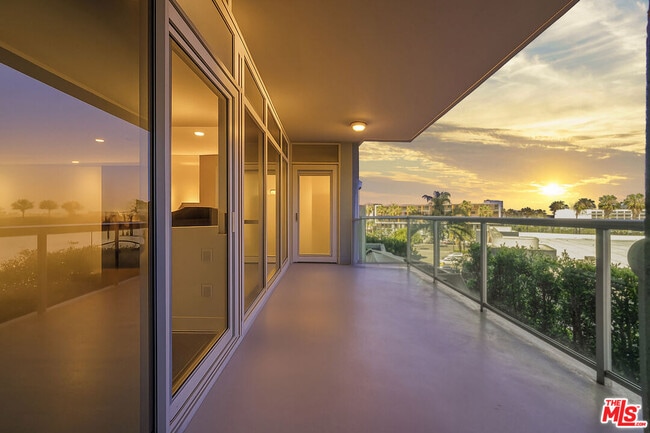 Photo - 13600 Marina Pointe Dr Condo Unit 407