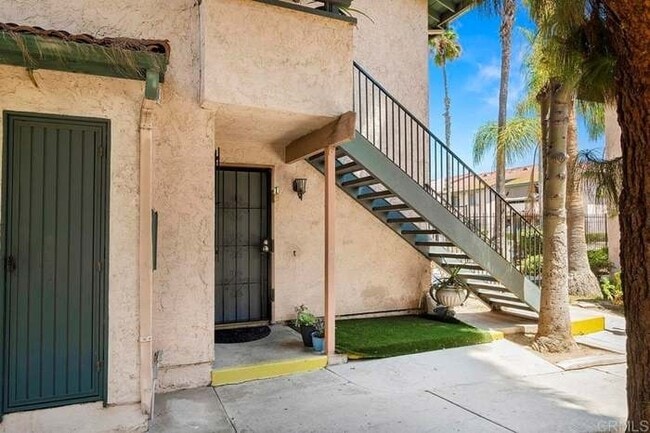 Photo - 2015 Dairy Mart Rd Unit 1