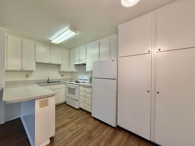 Photo - Spacious 2 Bedroom Condo Near Mission Valley!